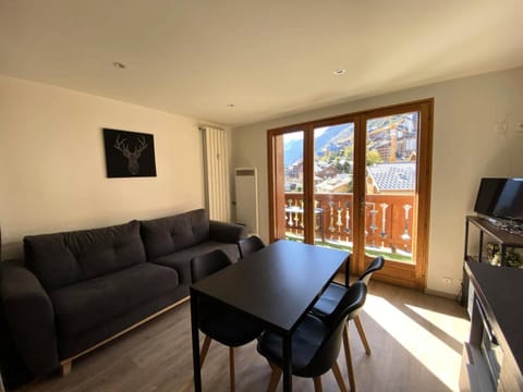 Bed, furniture, kitchen