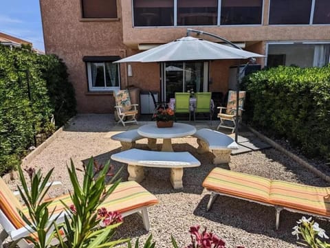 Patio, kitchen