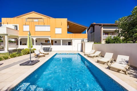 Property building, Swimming pool