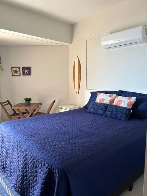 Bedroom, air conditioner