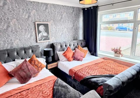 Bed, Photo of the whole room, Bedroom