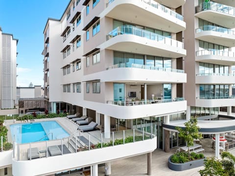 Property building, Swimming pool