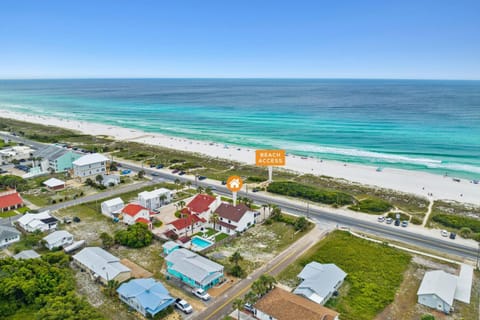 Property building, Neighbourhood, Bird's eye view, Beach, Sea view