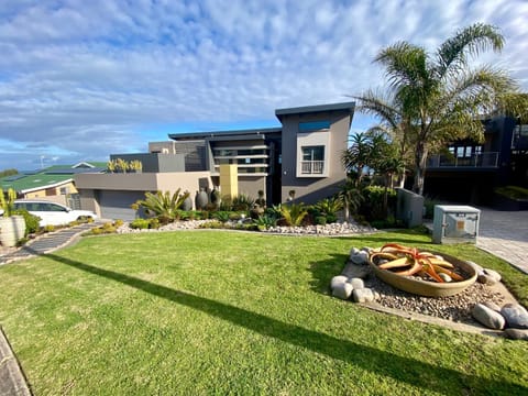 Property building, Garden, Garden