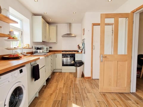 Luckwell Cottage two bedroom Apartment in Bristol