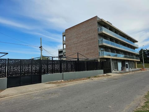 Property building, Facade/entrance, Off site, Lobby or reception
