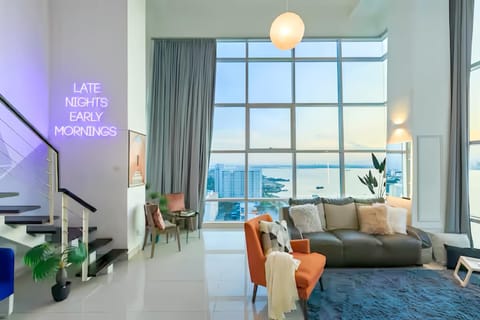 Living room, Seating area