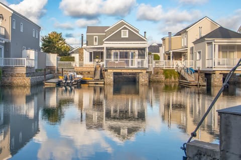 Property building, Day, Natural landscape, Lake view, River view
