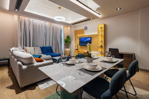 Living room, Dining area