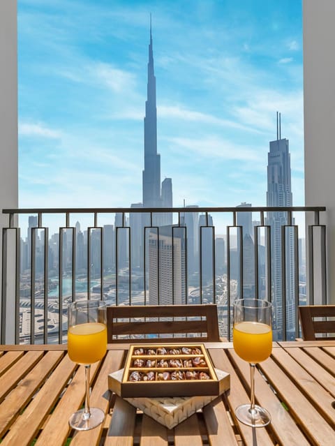 View (from property/room), Balcony/Terrace, Landmark view