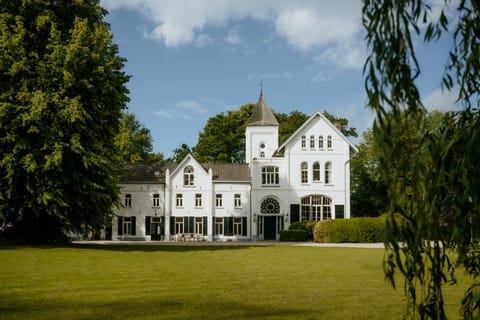 Property building, Spring, Day, Natural landscape, Garden