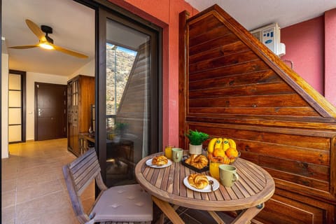 Food and drinks, Seating area