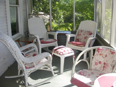 PriceHouseInn Bed and Breakfast in Glen Rose