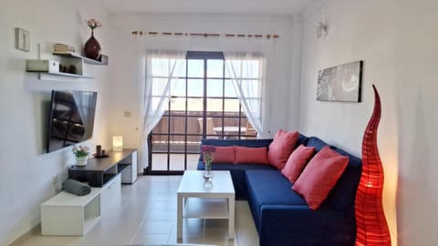 TV and multimedia, Living room, Seating area, Evening entertainment