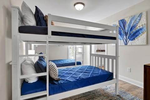 Salt Life Retreat by Sea Scape Properties House in North Topsail Beach