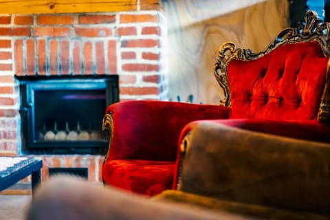 Communal lounge/ TV room, Living room, Seating area, fireplace