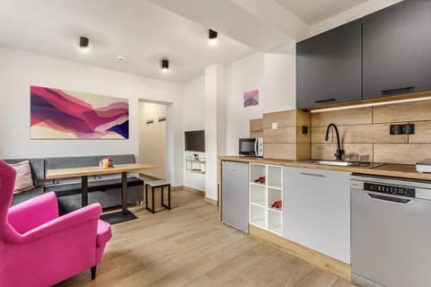 TV and multimedia, Kitchen or kitchenette, Living room, Dining area