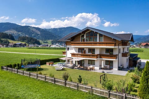 Property building, Spring, Day, Natural landscape, Garden, Garden, Garden view, Mountain view