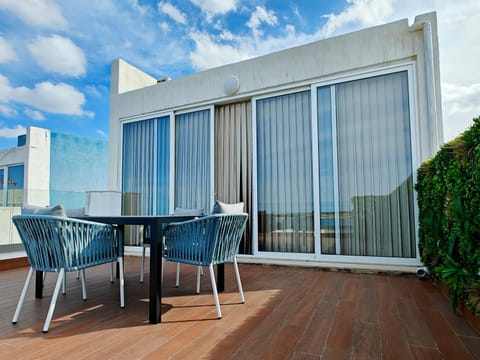 Property building, Day, View (from property/room), Balcony/Terrace, Dining area