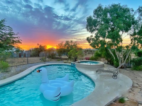 Hot Tub, Swimming pool