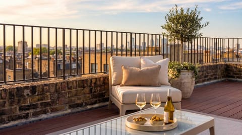 Property building, Patio, View (from property/room), Balcony/Terrace, Living room, Seating area, Drinks, Alcoholic drinks