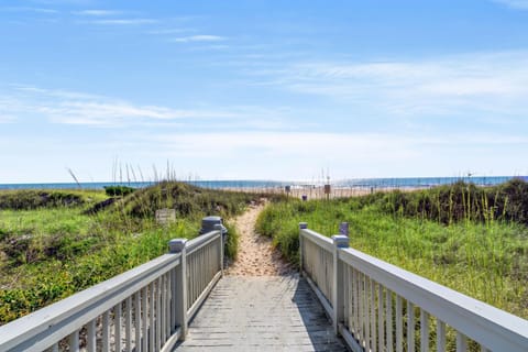 Cozy 2 Bedroom Condo at Ocean Creek Resort Apartment in Briarcliffe Acres