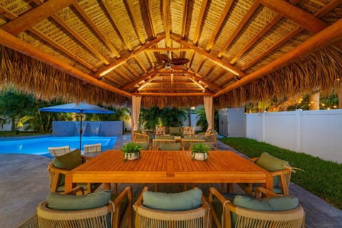 Modern Home w Private Suite Pool & Tiki Hut House in Oakland Park