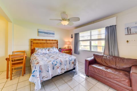 Beachfront Condo Redington Shores Retreat! Apartment in Redington Shores