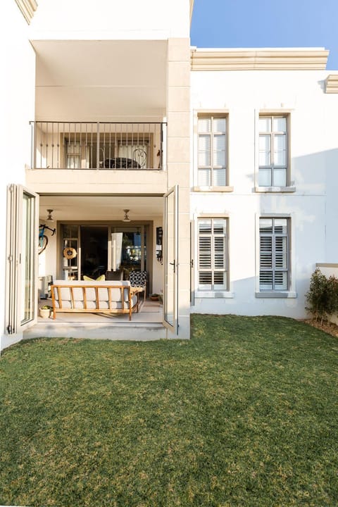 Property building, Balcony/Terrace