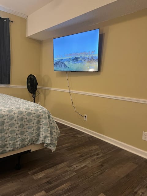 2BR private Duplex, quiet, central,remodeled Apartment in Dalton