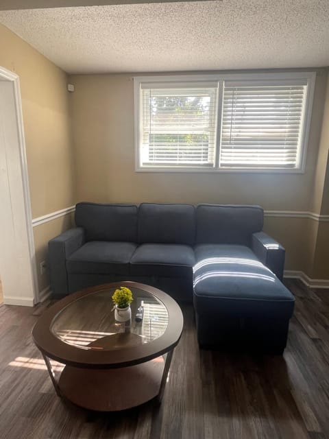 2BR private Duplex, quiet, central,remodeled Apartment in Dalton