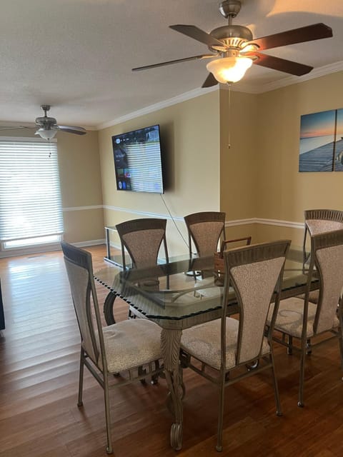 4-bedroom Duplex with AC and WiFi in Dalton GA House in Dalton