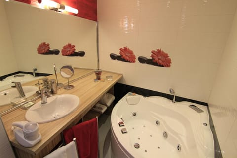 Bathroom, Spa and wellness centre/facilities, Decorative detail