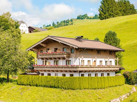 Property building, Area and facilities