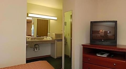 Cloverdale Wine Country Inn and Suites Hotel in Cloverdale