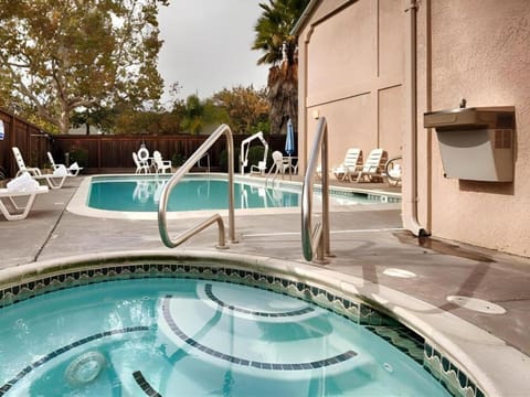 Cloverdale Wine Country Inn and Suites Hotel in Cloverdale