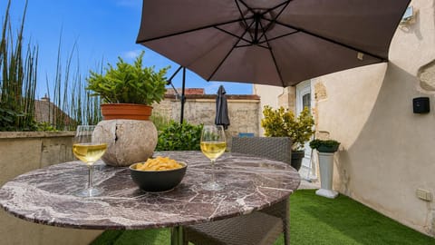 Patio, Garden, Dining area