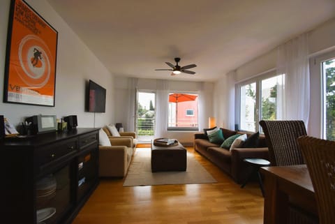 Sonnige 4 Zimmer Ferienwohnung nähe See bis zu 6 Personen Apartment in Langenargen