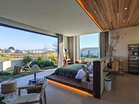 Natural landscape, View (from property/room), Balcony/Terrace, Photo of the whole room, Bedroom