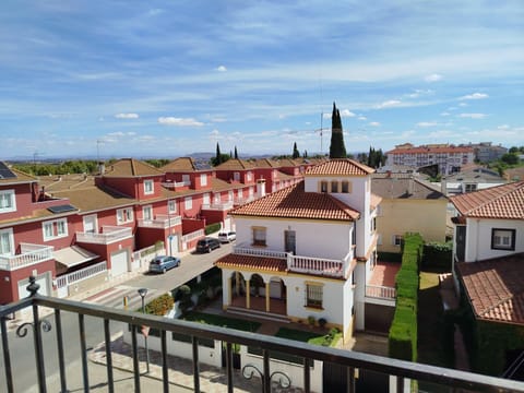 Neighbourhood, View (from property/room), Balcony/Terrace, City view, Street view, Location