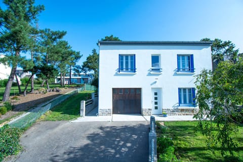 La Maison Bleue I Belle vue mer et Jardin House in Crozon