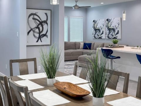 Living room, Dining area