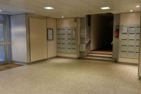 1 bedroom & salon, La Defense, Metro, parking Apartment in Puteaux