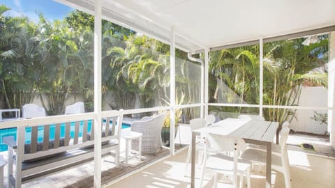 Beach Bike Ride Salt Water Pool Sleeps 10 House in Naples Park