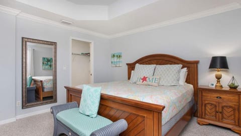 Beach Bike Ride Salt Water Pool Sleeps 10 House in Naples Park