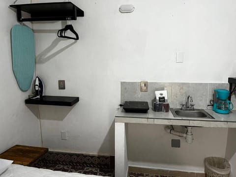 Coffee/tea facilities, Kitchen or kitchenette