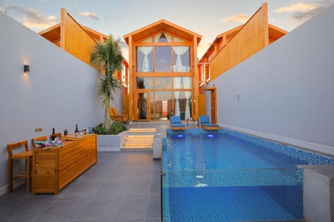 Pool view, Swimming pool