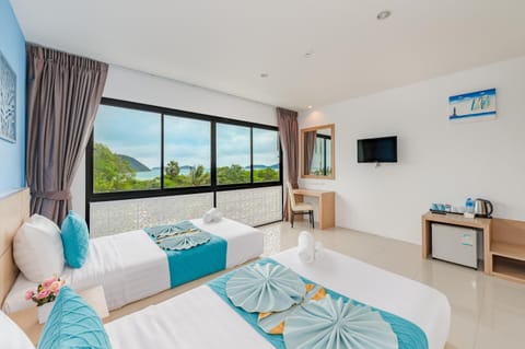 Bed, Photo of the whole room, Sea view