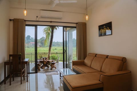 Living room, Dining area, air conditioner
