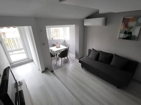 Dani's Central Square Apartment in Dolj County, Romania